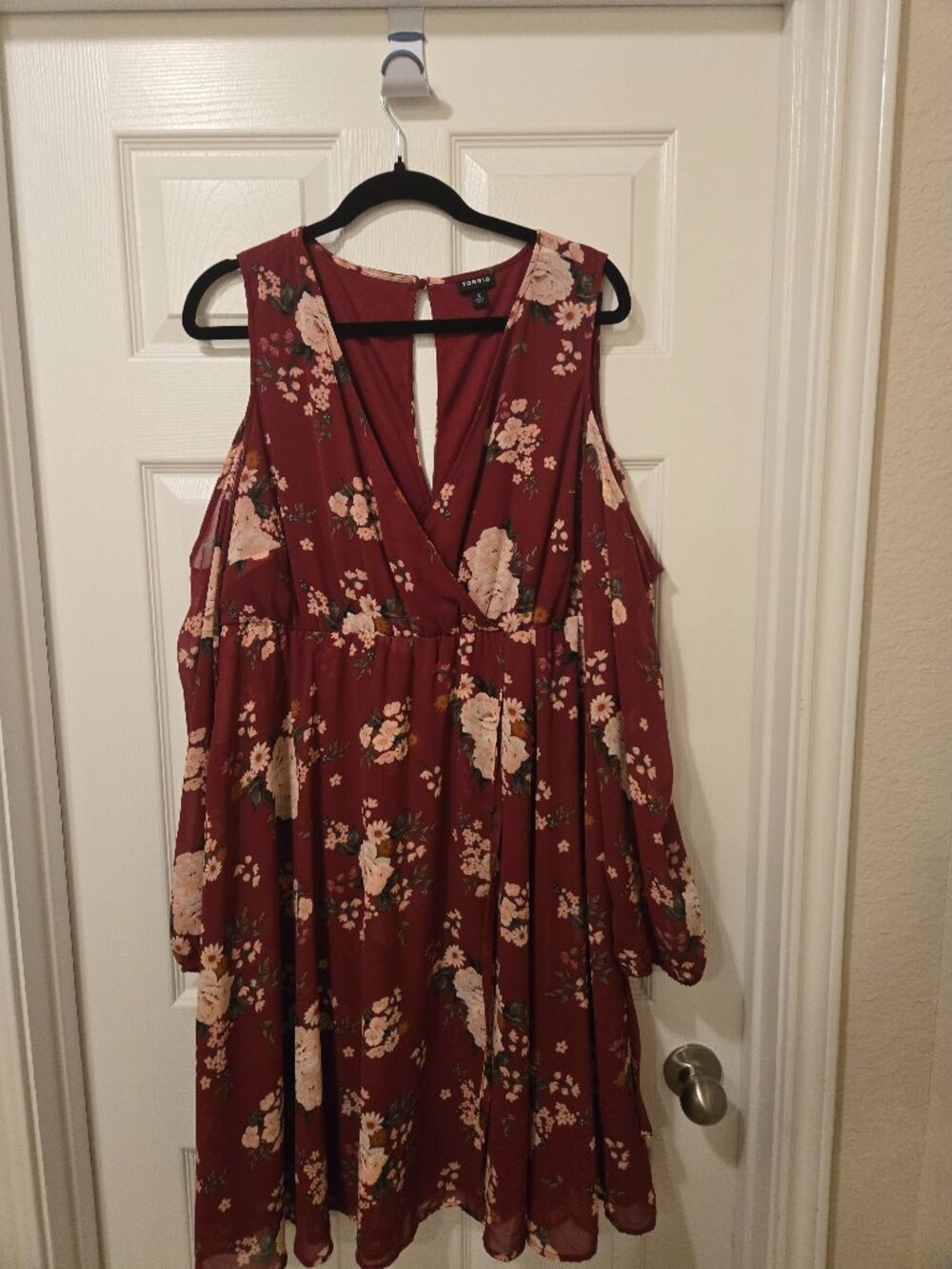 Torrid Burgundy 2x cold shoulder midi dress